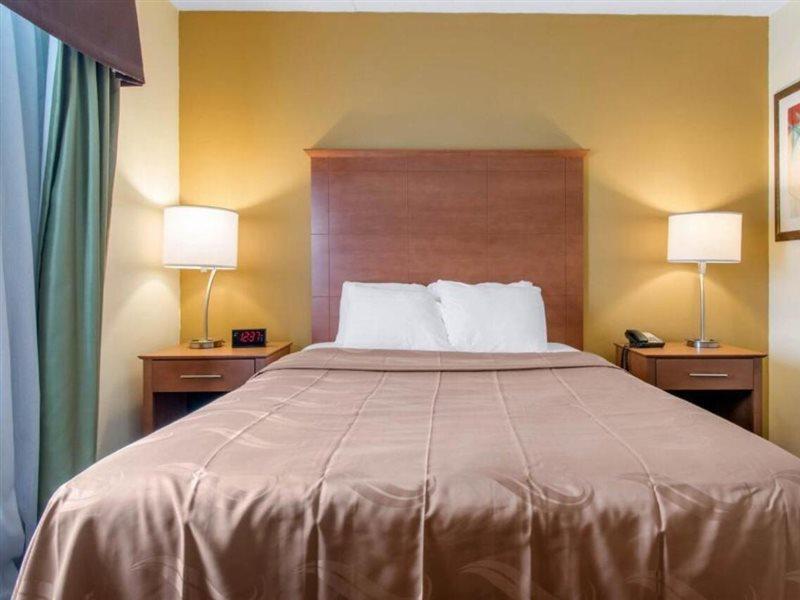 Clarion Hotel & Suites University-Shippensburg Dış mekan fotoğraf