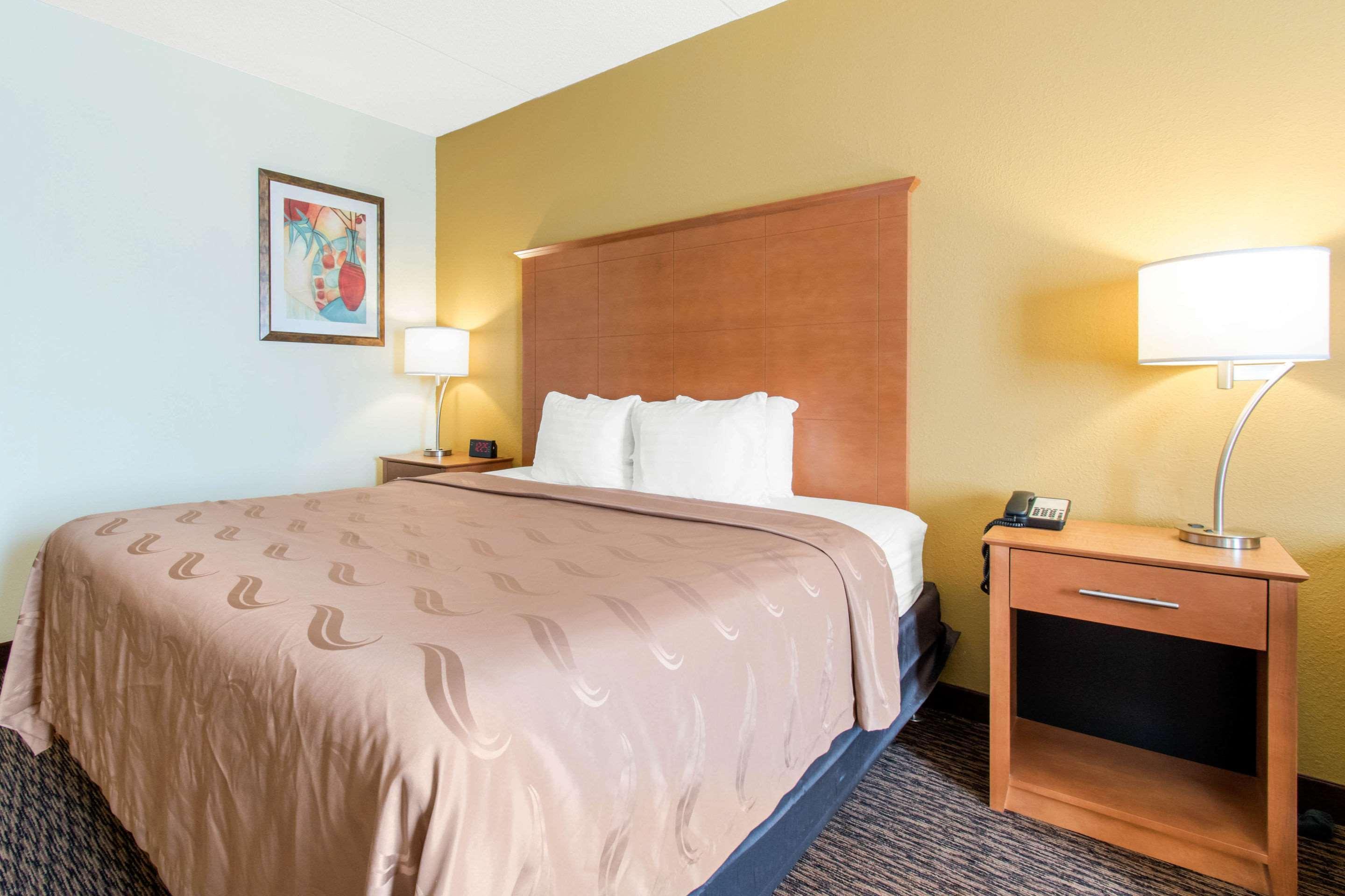 Clarion Hotel & Suites University-Shippensburg Dış mekan fotoğraf