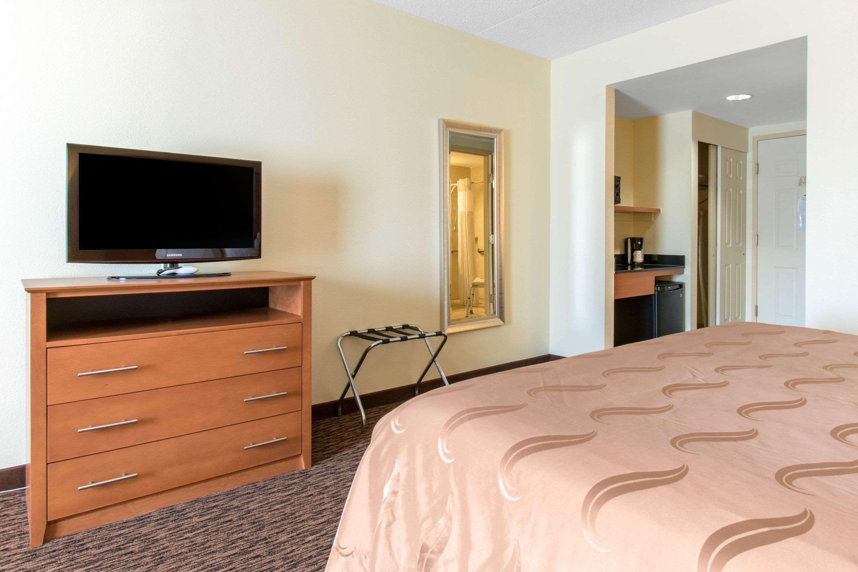 Clarion Hotel & Suites University-Shippensburg Dış mekan fotoğraf