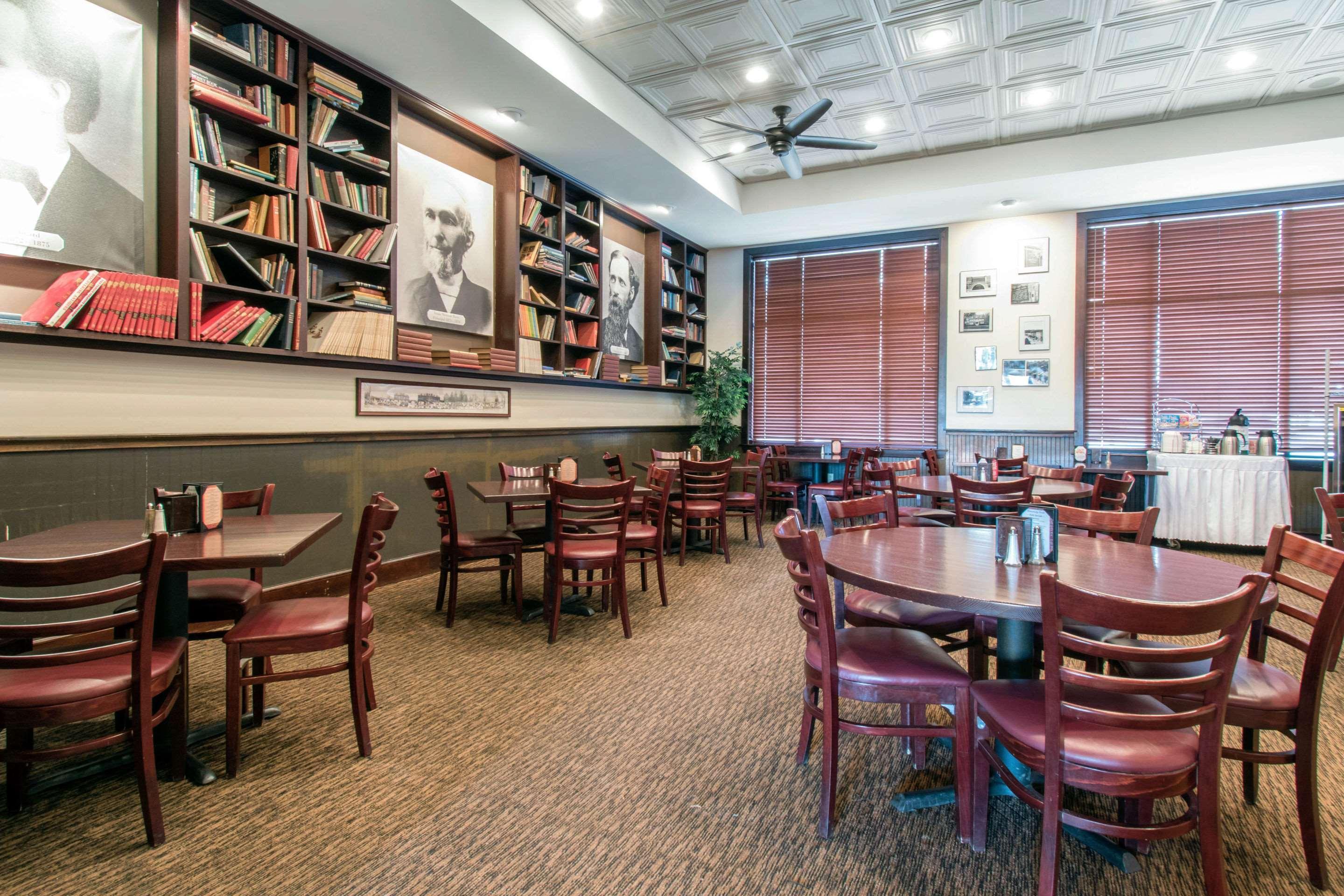 Clarion Hotel & Suites University-Shippensburg Dış mekan fotoğraf