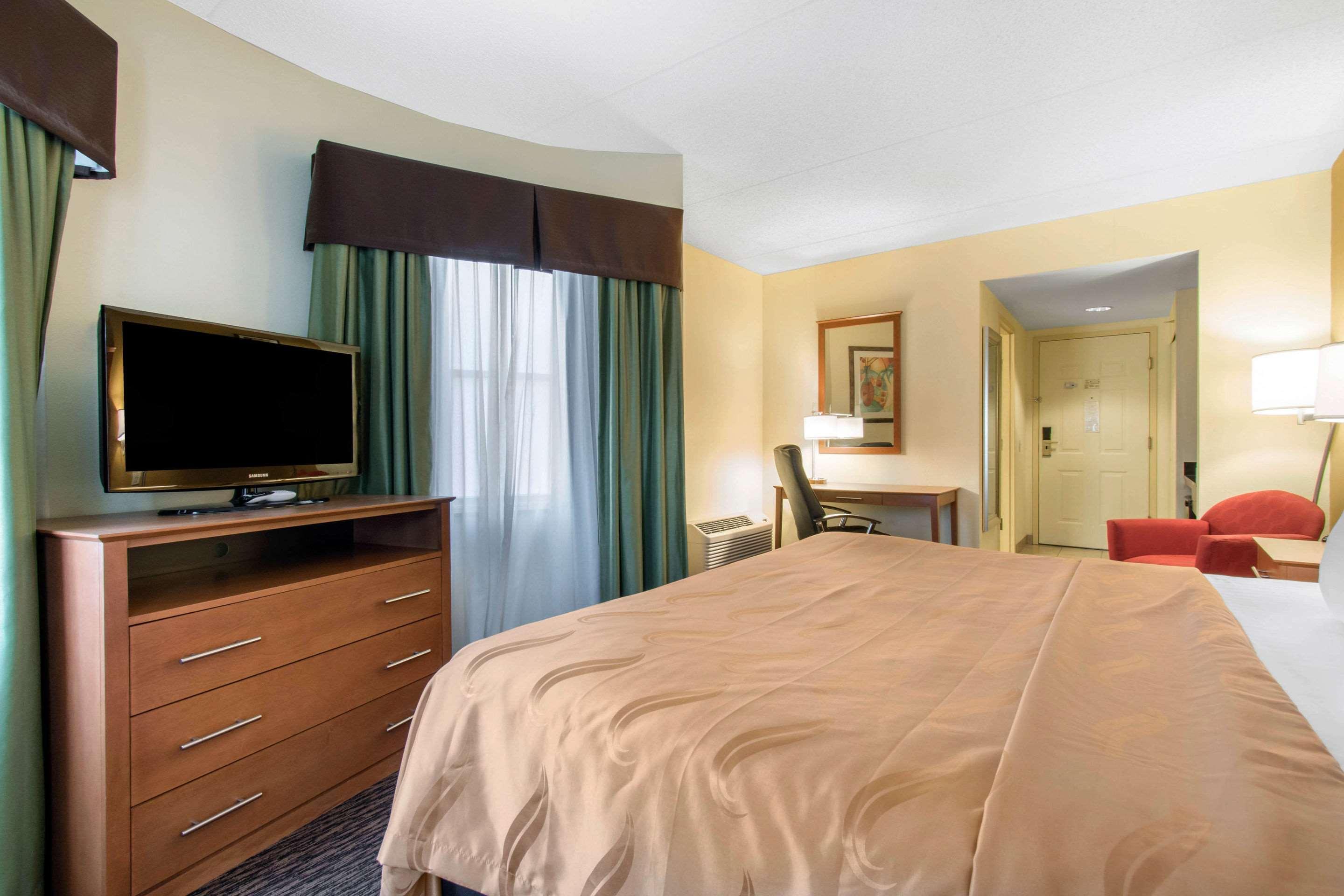 Clarion Hotel & Suites University-Shippensburg Dış mekan fotoğraf