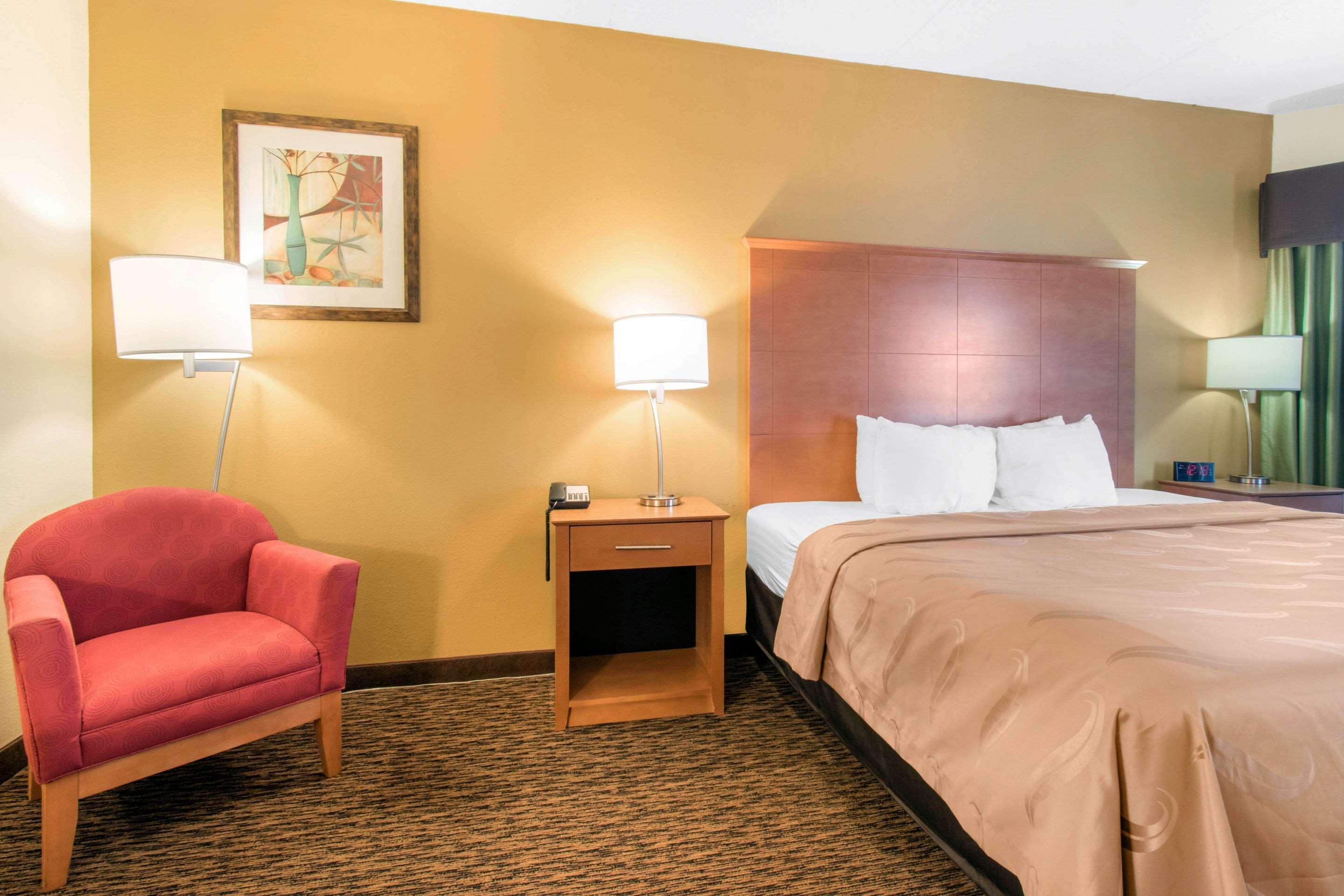 Clarion Hotel & Suites University-Shippensburg Dış mekan fotoğraf