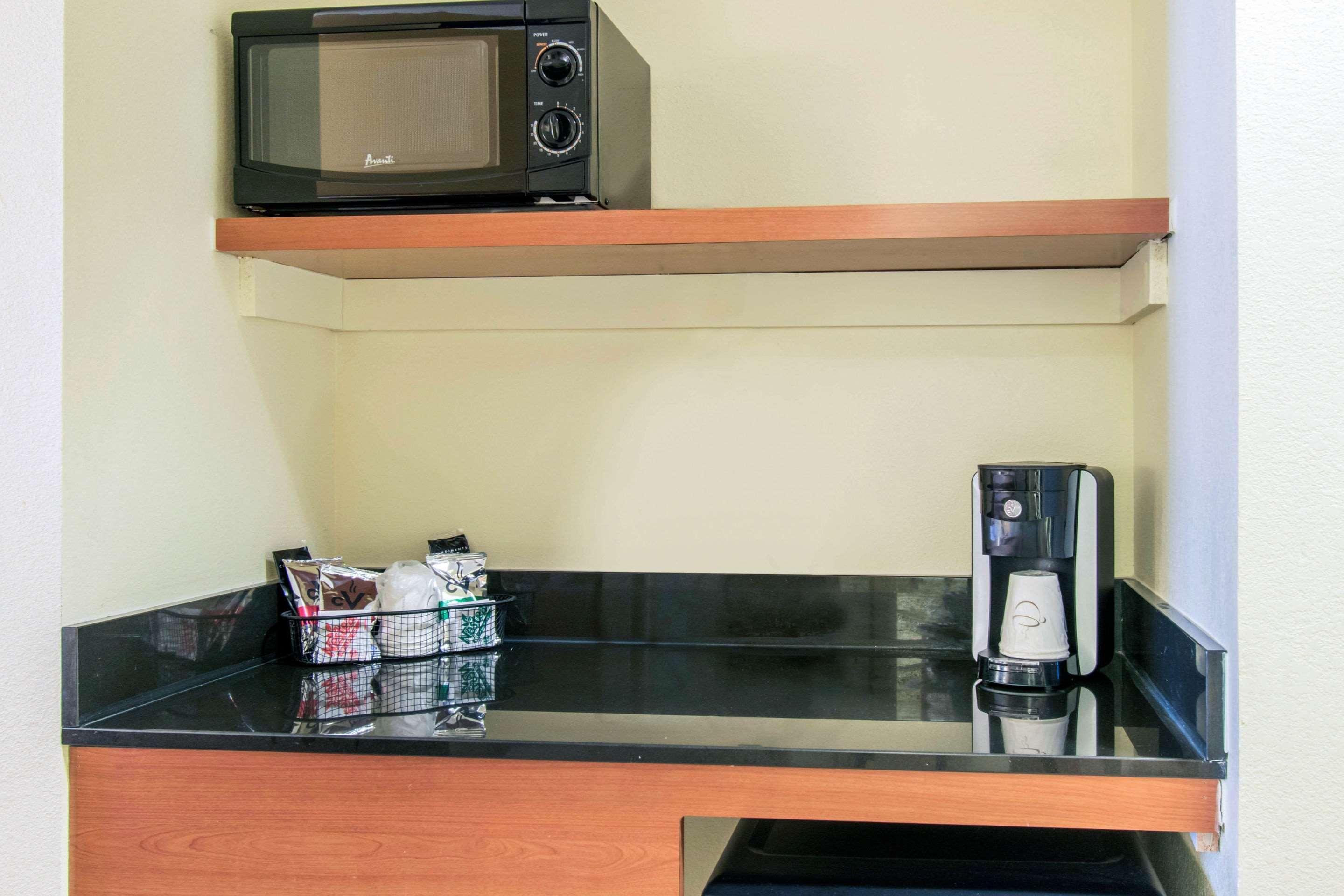 Clarion Hotel & Suites University-Shippensburg Dış mekan fotoğraf