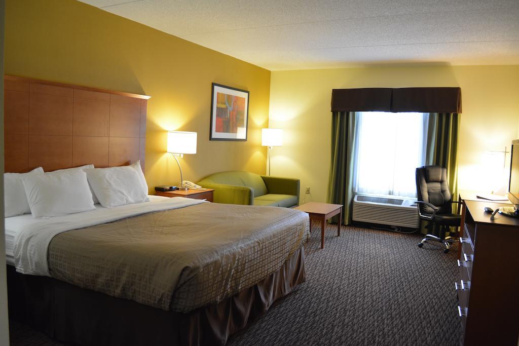 Clarion Hotel & Suites University-Shippensburg Dış mekan fotoğraf