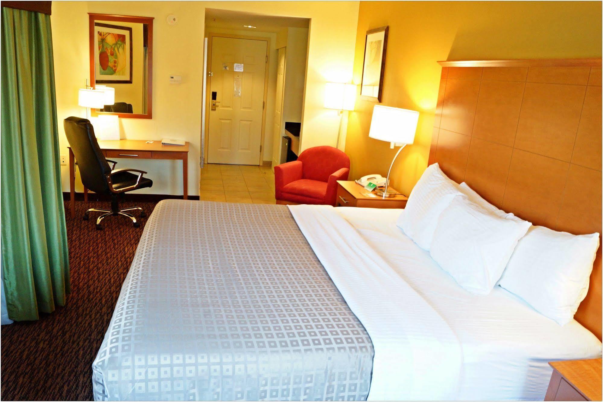 Clarion Hotel & Suites University-Shippensburg Dış mekan fotoğraf